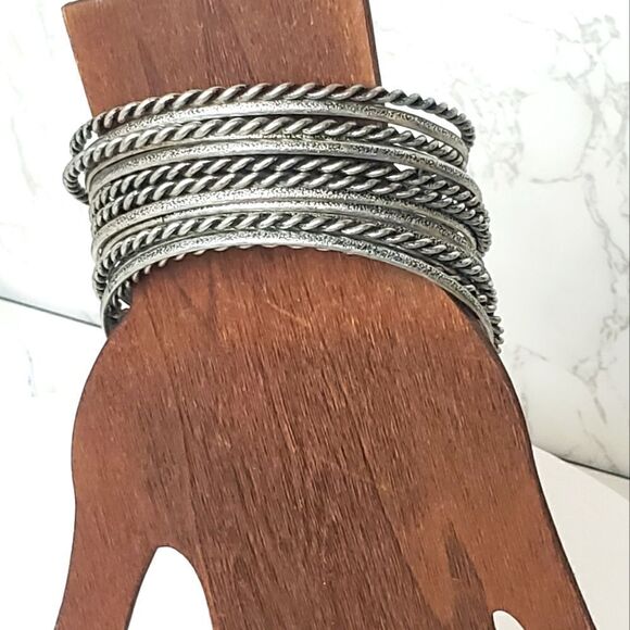 HUGE STACK Of Silver-tone Metal Bangle Bracelets - Picture 1 of 5